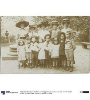 Porträt einer Gruppe Frauen und Kinder