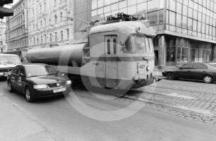 Schienenreiniger in der Merķeļa iela (Pauluccistraße) in Riga