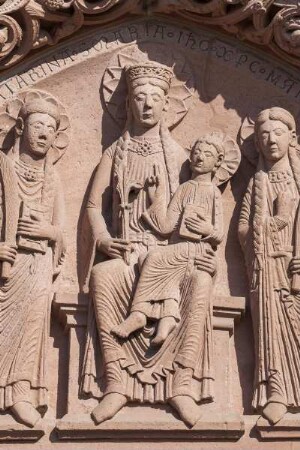 Südliches Querhausportal — Skulpturengruppe