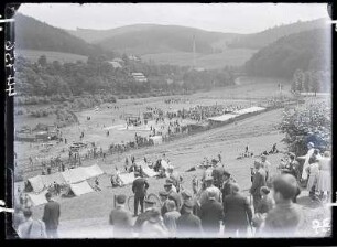 Spartakiade der Arbeitersportler auf der Festwiese im Pöhlwassertal : Spartakiade der Arbeitersportler auf der Festwiese im Pöhlwassertal