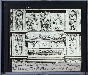 Rom, S. Andrea della Valle : Grabmal Papst Pius III.