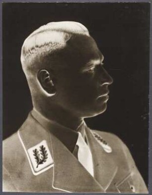 Portrait Gauleiter Josef Grohé