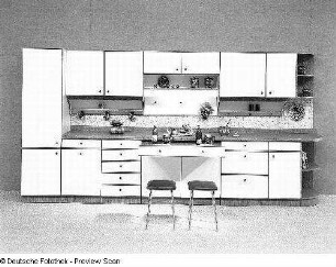 Anbauküche (Modell 2050/5) : Leipzig. Leipziger Herbstmesse, 1983. Anbauküche (Modell 2050/5). Holz, kunststoffbeschichtet (1983; VEB Möbelkombinat Dresden-Hellerau)