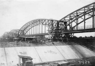OEG-Brücke, Brückenanhebung