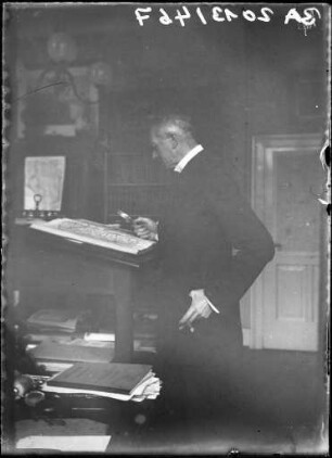 Hermann Schwarzweber bei der Arbeit