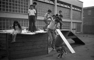 Freigabe der Schulhöfe der Uhland-, Gutenberg- und Schillerschule zum Spielen während der Sommerferien