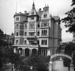 Villa Cleopatra & Savoy Westend Hotel