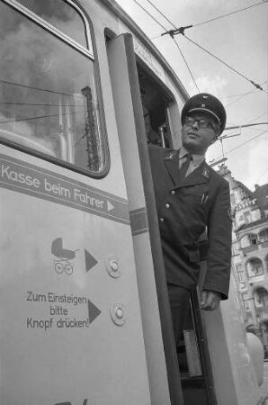 Einführung schaffnerloser Anhängerwagen auf der Straßenbahnlinie Linie 1/11