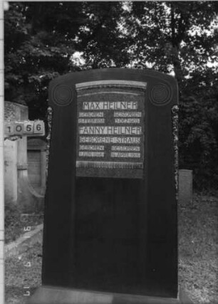 Grabstein 1056 [Hahn S. 92 Grab-Nr. 1476/77]