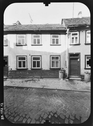 Erfurt-Altstadt, Glockenquergasse 10. Wohnhaus. Straßenfront (Teilansicht)