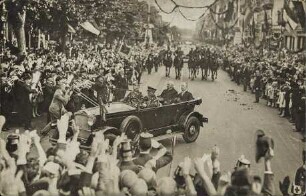 [Hindenburg Parade]