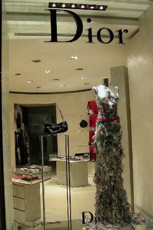 Rom - Geschäft von Dior : Warenangebot in Rom, aufgenommen im April 2004