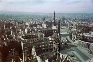 Dresden-Altstadt. Blick vom Dach der Katholischen Hofkirche nach Südwest