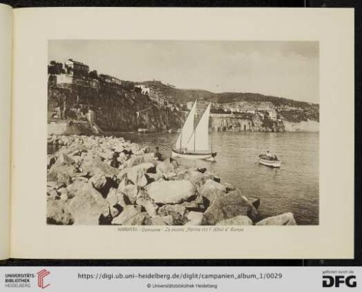 Sorrento - Campania - La piccola Marina con l'Hótel d'Europa
