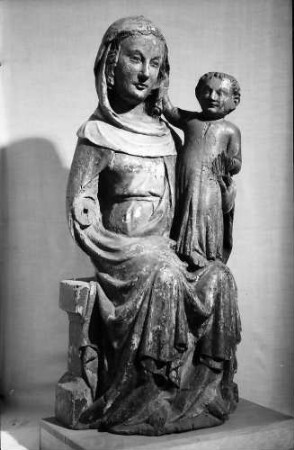 Lörrach: Museum; Sitzmadonna aus Neudingen, 2. Hälfte des 14. Jahrhunderts
