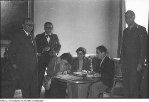 Besuch der griechischen Schriftstellerin Melpo Axioti