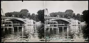 Die Seine mit dem Pont de Suresnes