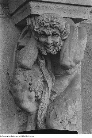 Dresden. Zwinger, Konsole mit hockendem Faun