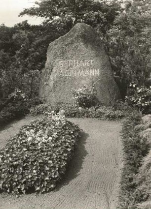 Insel Hiddensee-Kloster. Grabstätte für Gerhart Hauptmann