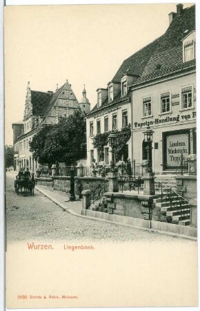 Wurzen. Liegenbank mit Pferdekutsche