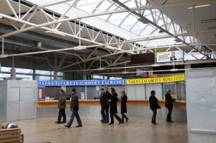 Fährhafen in Tallinn : Terminal im Fährhafen zur Abfertigung der Passagiere nach Helsinki und Stockholm. Aufgenommen in Tallinn im April 2008