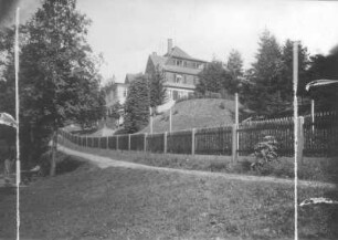 Bärenfels (Altenberg-Bärenfels), Hubertusweg 1 g. Spitzbergbaude (Erholungsheim der Bäckerinnung Dresden). Talseite
