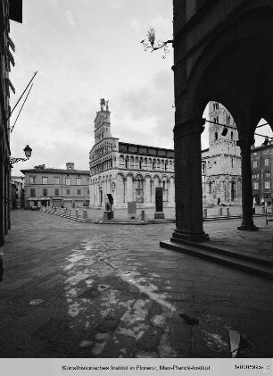 Piazza San Michele, Lucca
