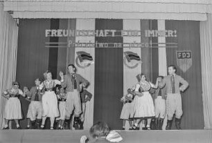 Ensemble für sorbische Volkskunst in Knappenrode : Tanzgruppe des Staatlichen Ensembles für sorbische Volkskultur