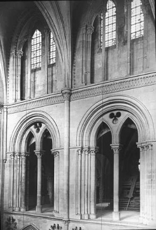 Caen, Église St. Étienne, Nordwand