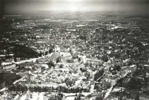 Erfurt. Stadtzentrum und nördliche Stadtteile. Luftbild-Schrägaufnahme von Süden