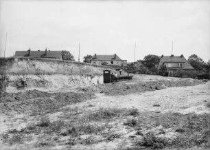 Güstrow. Erschlossenens Bauland. Baustelle (Tiefbauarbeiten) mit Feldbahn