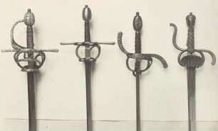 Vier Rapiere mit Solinger Klingen