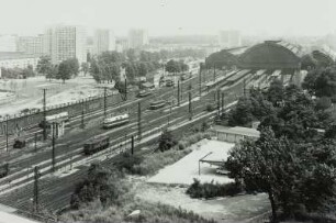 Dresden. Blick von Südwesten auf die Gleisanlagen und den Hauptbahnhof : Dresden Hauptbahnhof, Gleisanlagen