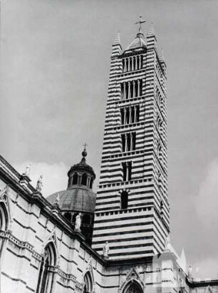 Siena. Turm und Kuppel des Doms