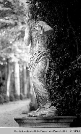 Aphrodite (oder Modestia?) (römische Kopie einer griechischen Statue)