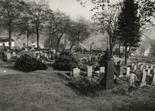 Deutschneudorf. Blick über den Friedhof