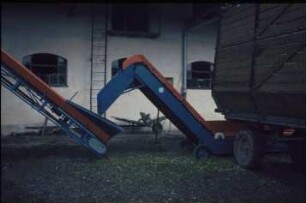 Fotografie: Erntetechnik, Häckselkette, Hochsilo, Förderband