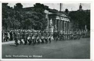 Wachablösung vor der Neuen Wache