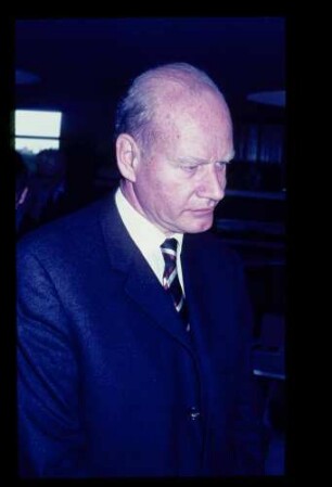 Dr. Wolfg. Stresemann 28.9.66.