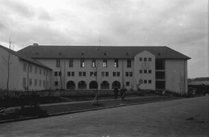Freiburg: Lortzingschule; Ansicht von Norden; von unten