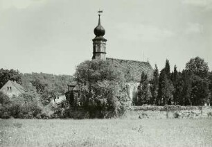 Hosterwitz bei Dresden. Kirche St. Marien am Wasser. Ansicht von Westen