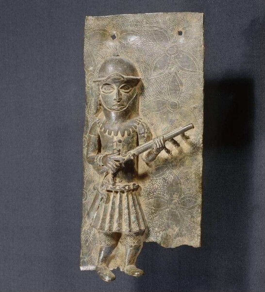 Portuguese relief plate with firearm