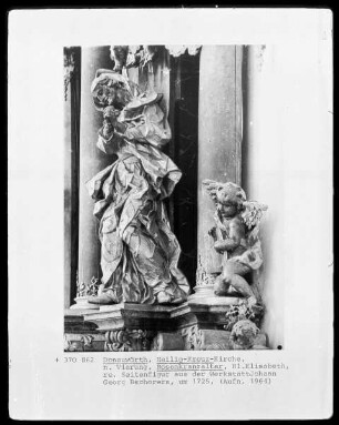 Rechte Seitenfigur
