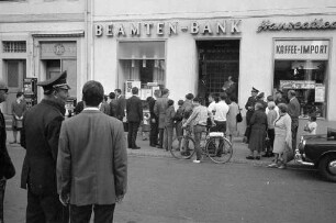 Überfall auf die Durlacher Zweigstelle der Badischen Beamtenbank in der Amthausstraße 1.