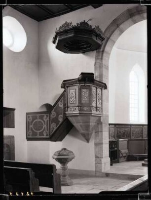 evangelische Pfarrkirche innen; Kanzel nach der Restaurierung