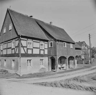 Pommritz: VEG (Volkseigenes Gut) + Häuser : Pommritz. Fachwerkwohnhaus. Straßenansicht