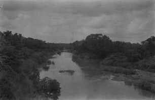 Flusslauf : Blick entlang des Majo Baki.