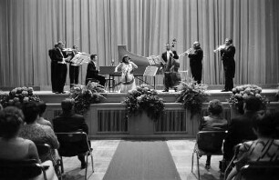 Auftritt des Barock-Ensembles Adolf Scherbaum in der Stadthalle