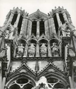 Blick auf die beiden Türme der Kathedrale von Reims