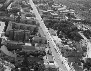 Luftaufnahme, Blick von Nord-Osten auf die Wohnbebauung an der Kaiser-Wilhelm-Straße. Berlin-Lankwitz, Kaiser-Wilhelm-Straße